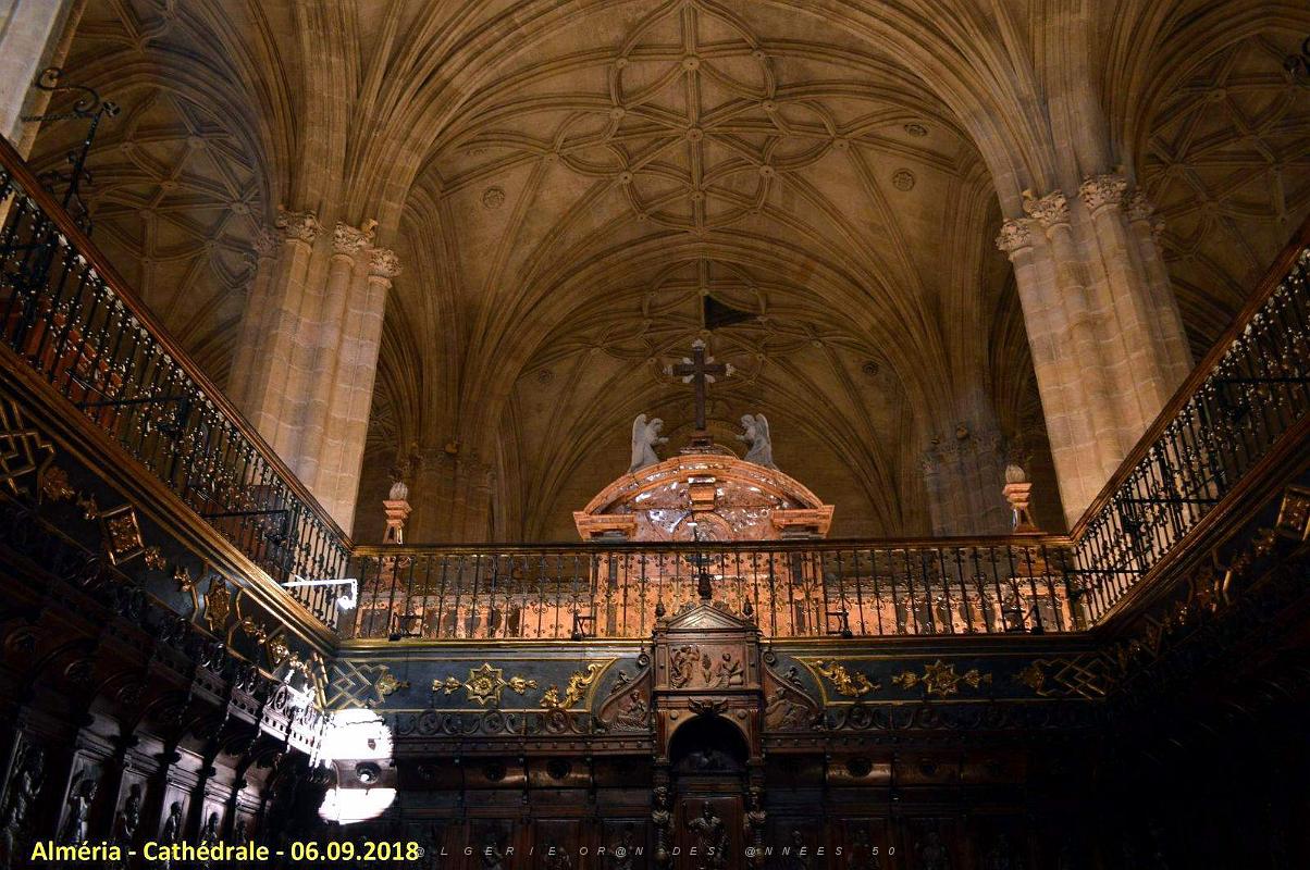 28 LA CATHEDRALE ET LE FORTERESSE DE L INCARNATION (39).JPG